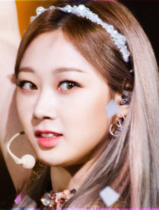 ジゼルのデビュー期の横向き寄り写真。