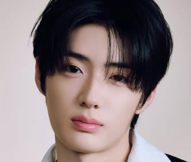 サンウォンの顔が正面から大きく写ったポートレート画像